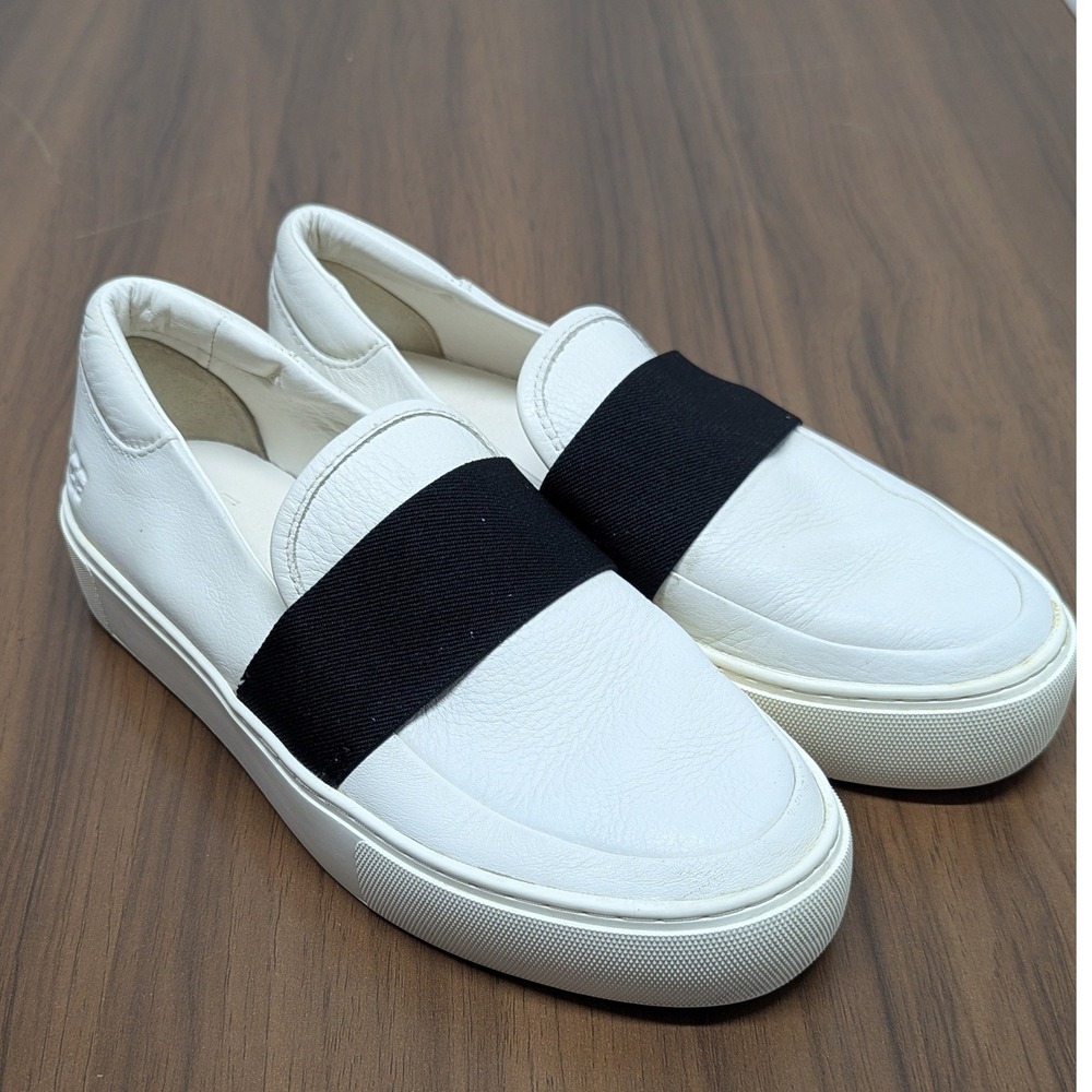 UGG Sammy Chevron White Leather Slip On Sneakers Black Elastic Strap womens 6.5